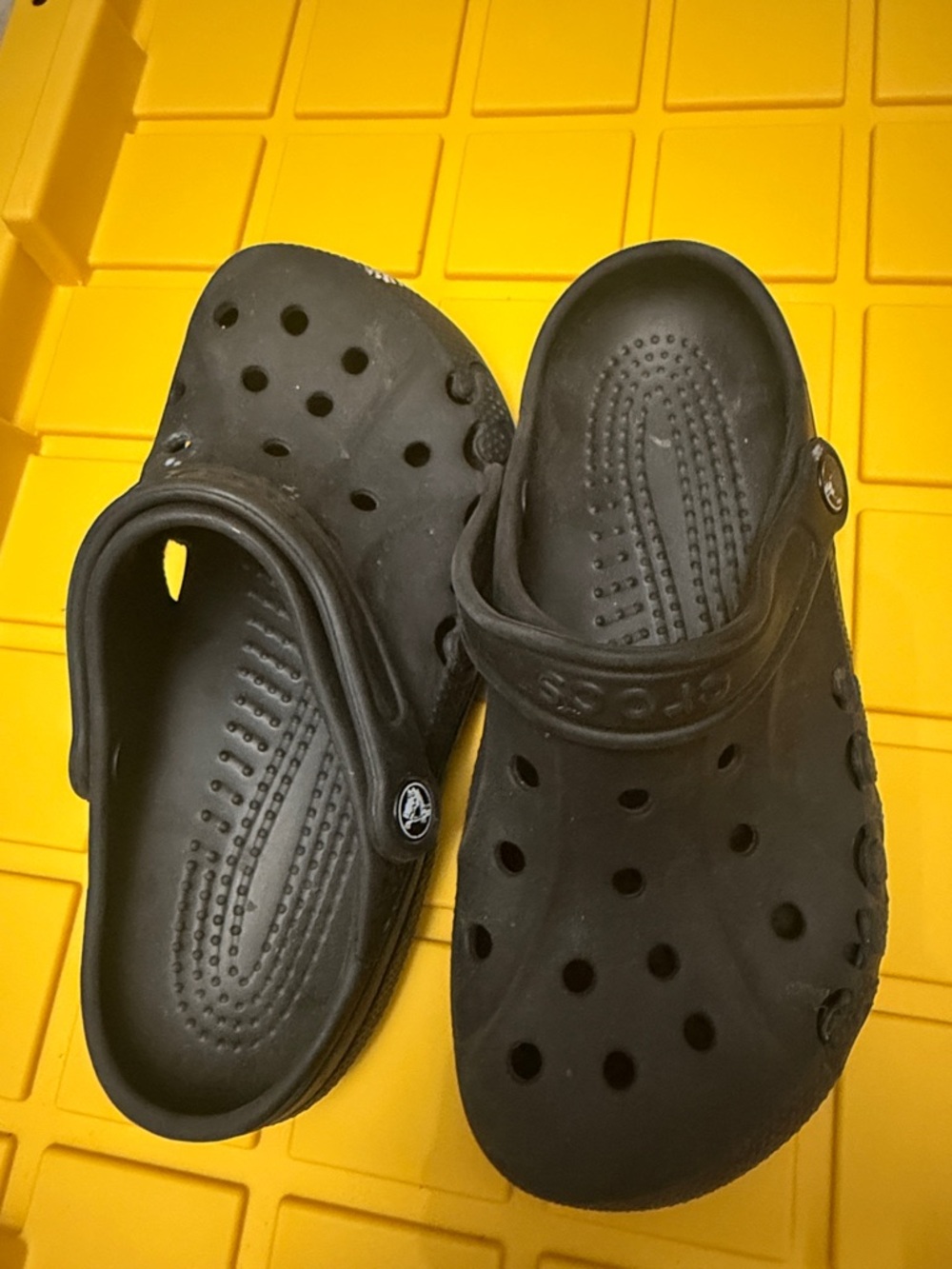 CROCS Womens Classic Clog in Black